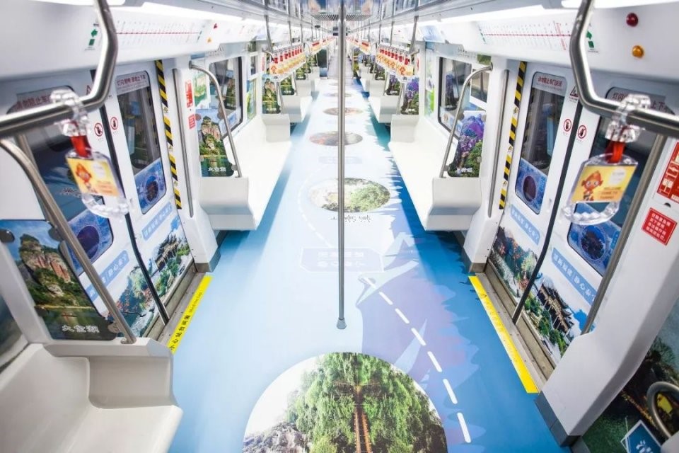地铁广告有什么优势？北京地铁拉手广告几多钱一个月？
